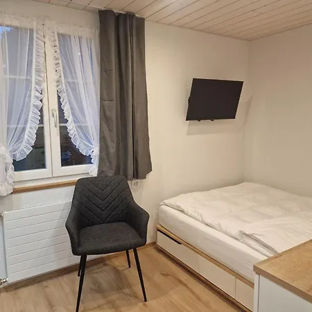 Mirchel Pintli, 2, & Restaurant * Zäziwil