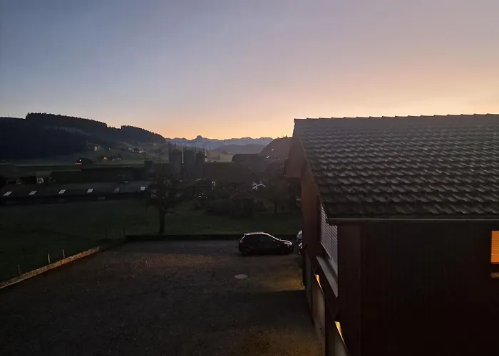 Mirchel Pintli, 2, & Restaurant Zäziwil